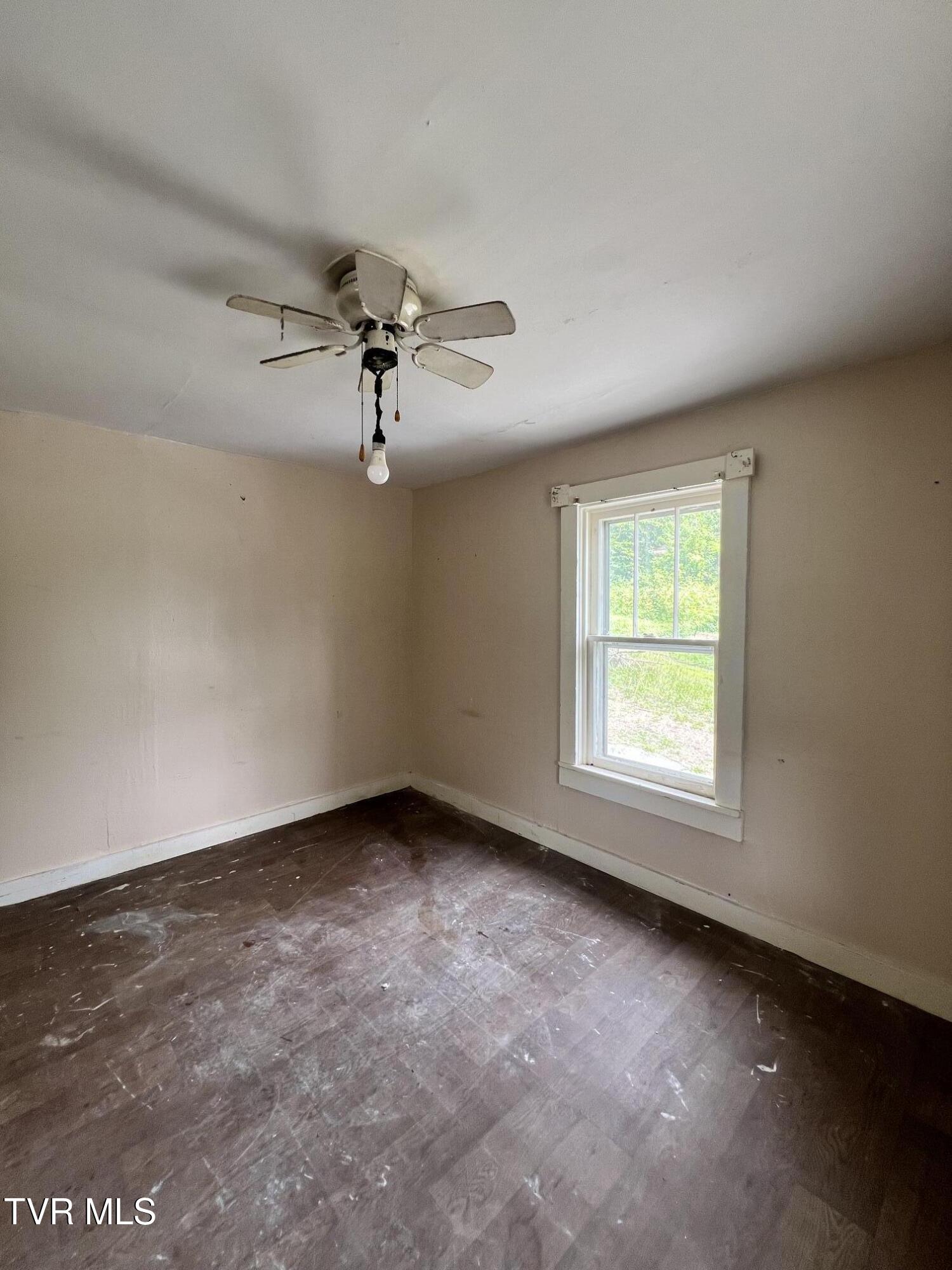 113 Sycamore Street Greeneville, TN 37745 - Photo 7 of 12 IMG_8336