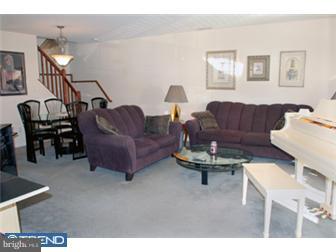 1502 Wharton Road Mount Laurel, NJ 08054 - Photo 4 of 12 Living Room
