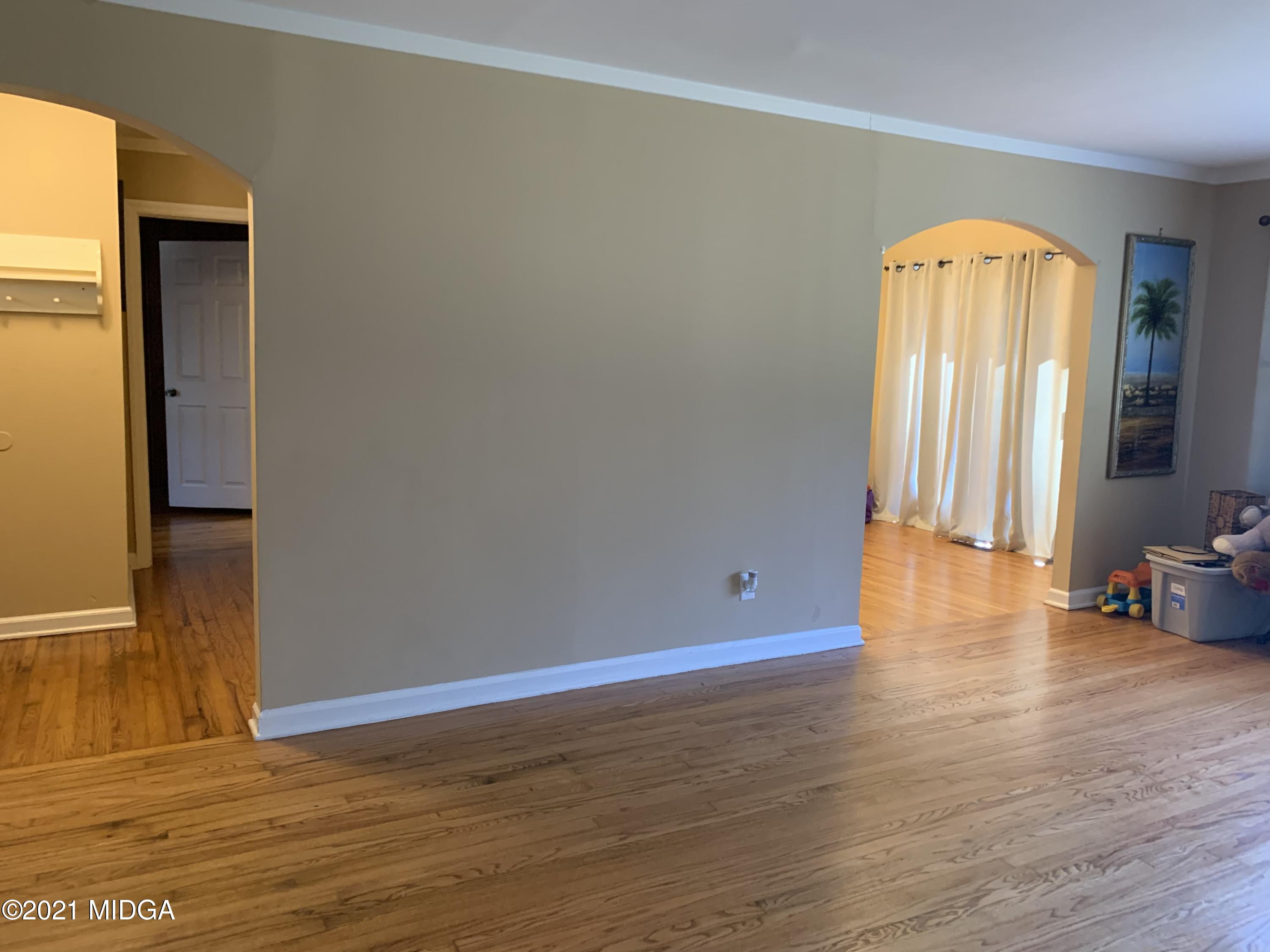 717 Windsor Road Macon, GA 31204 - Photo 22 of 22 Windsor spacious living area