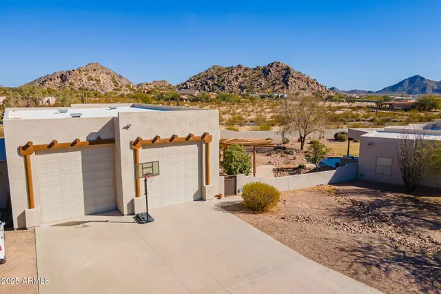 $895,000 | 11497 North Sombra Del Monte Road, Casa Grande, AZ 85194