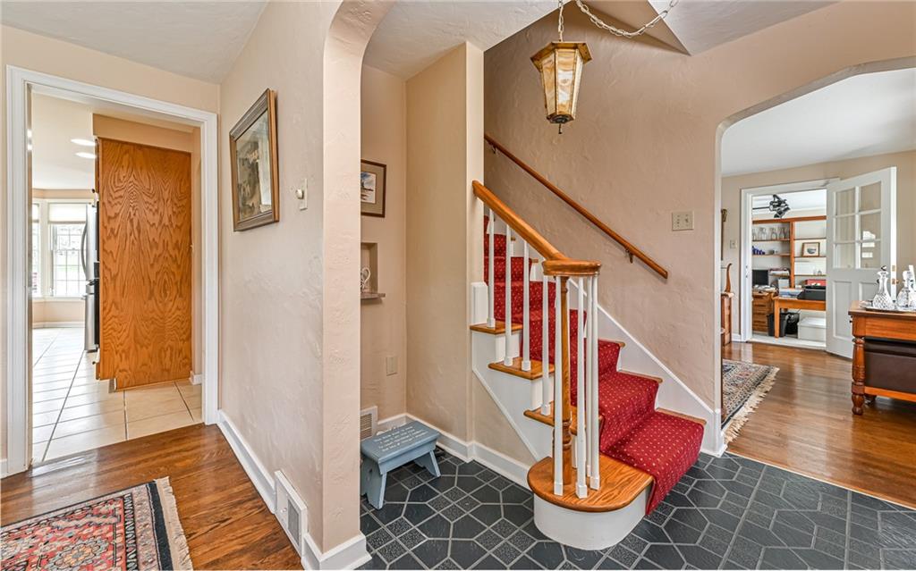 2305 Clearvue Road Pittsburgh, PA 15237 - Photo 18 of 40 Gallery Image 18
