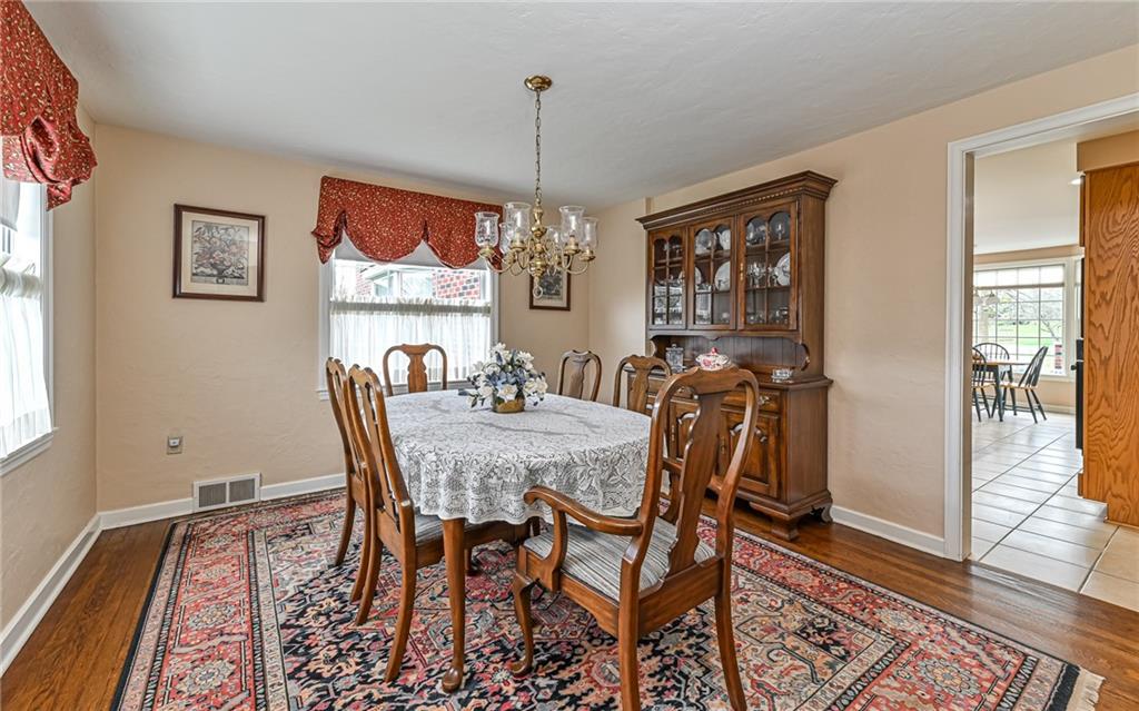 2305 Clearvue Road Pittsburgh, PA 15237 - Photo 3 of 40 Gallery Image 3