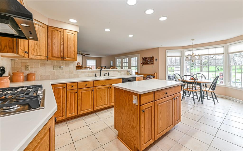 2305 Clearvue Road Pittsburgh, PA 15237 - Photo 4 of 40 Gallery Image 4