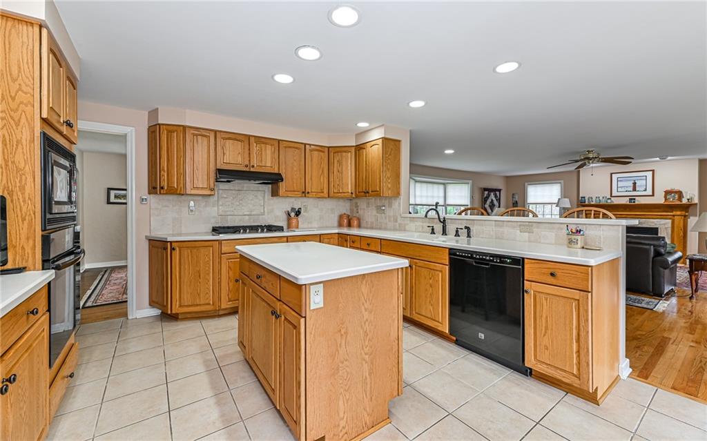 2305 Clearvue Road Pittsburgh, PA 15237 - Photo 6 of 40 Gallery Image 6
