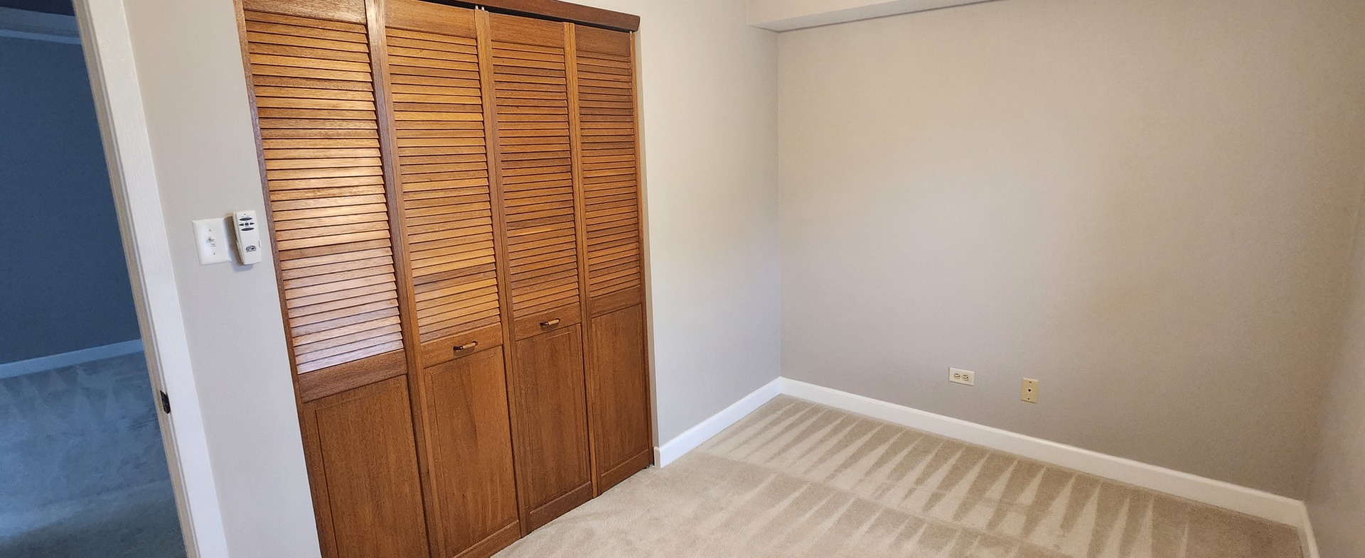 7306 West Mathews Drive Frankfort, IL 60423 - Photo 17 of 26 a view of a room with wooden floor