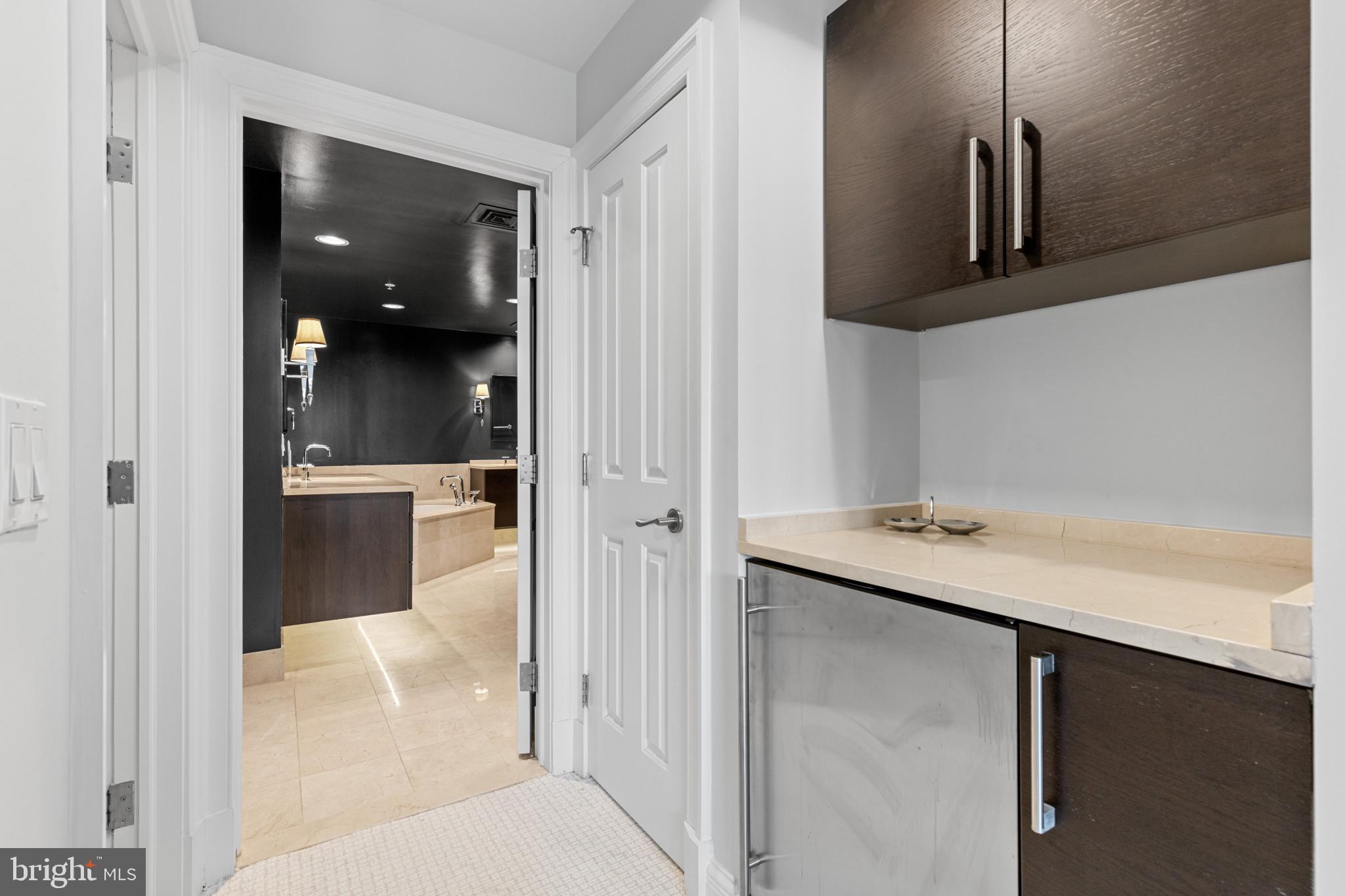 801 Key Highway, Unit 253 Baltimore, MD 21230 - Photo 20 of 38