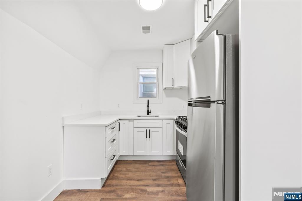855 South 14th Street Newark, NJ 07108 - Photo 13 of 32
