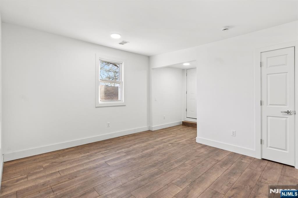 855 South 14th Street Newark, NJ 07108 - Photo 9 of 32