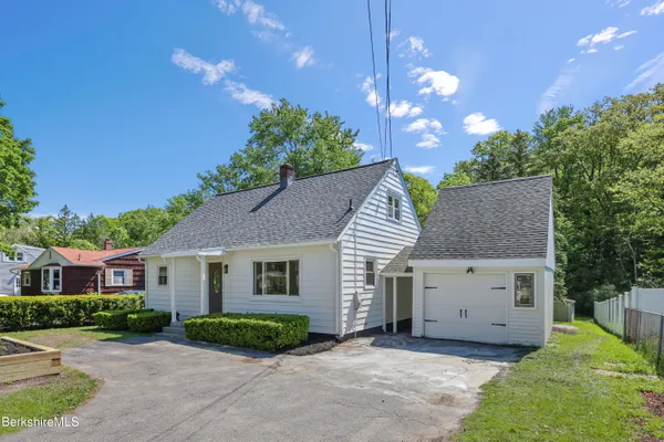$3,200 | 1028 North Street, Pittsfield, MA 01201