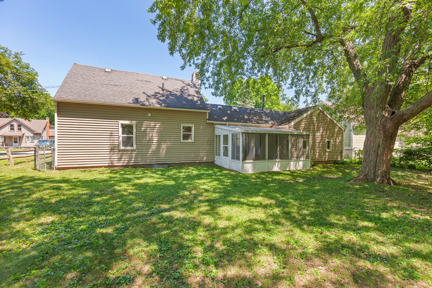 1055 Loren Road Adrian, MI 49221 - Photo 34 of 38 1055 Loren Ave - 1038