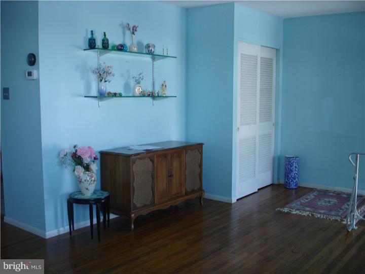 9806 Hardy Road Philadelphia, PA 19115 - Photo 2 of 13 Gallery Image 2