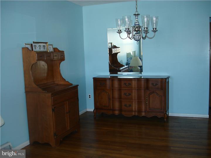 9806 Hardy Road Philadelphia, PA 19115 - Photo 4 of 13 Gallery Image 4