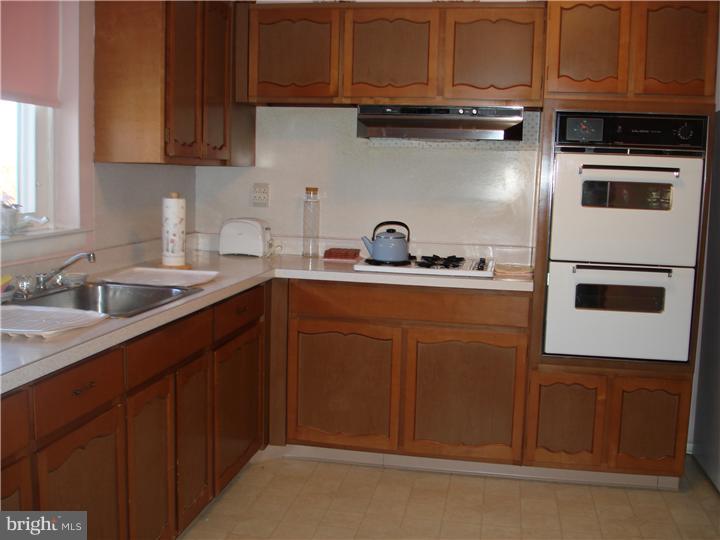 9806 Hardy Road Philadelphia, PA 19115 - Photo 6 of 13 Gallery Image 6