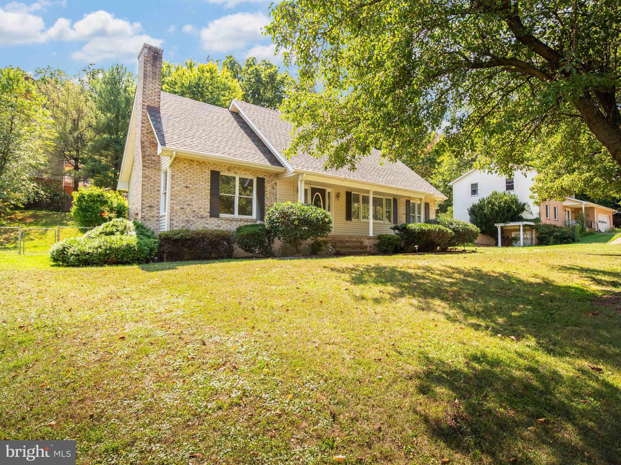 208 Henrico Road Front Royal, VA 22630 - Photo 3 of 57 Gallery Image 3