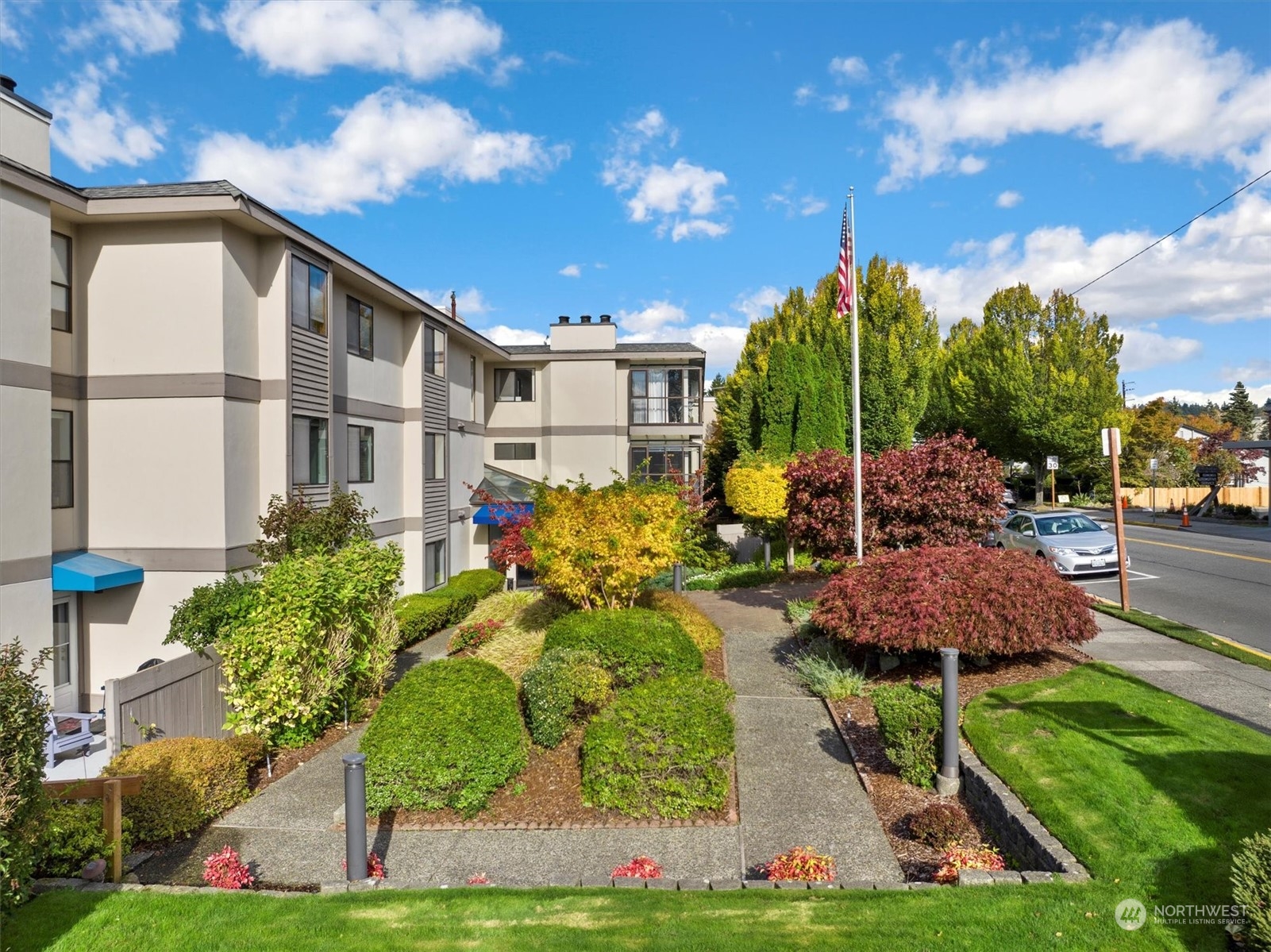 201 3rd Avenue North, Unit 102 Edmonds, WA 98020 - Photo 2 of 39