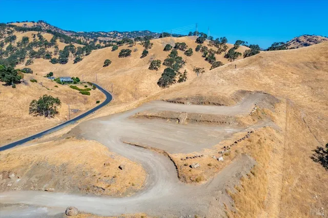 a view of a very nice looking space