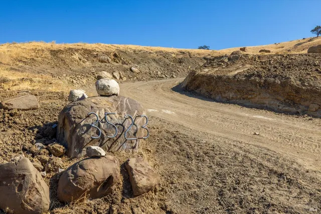 a view of mountain view with mountain