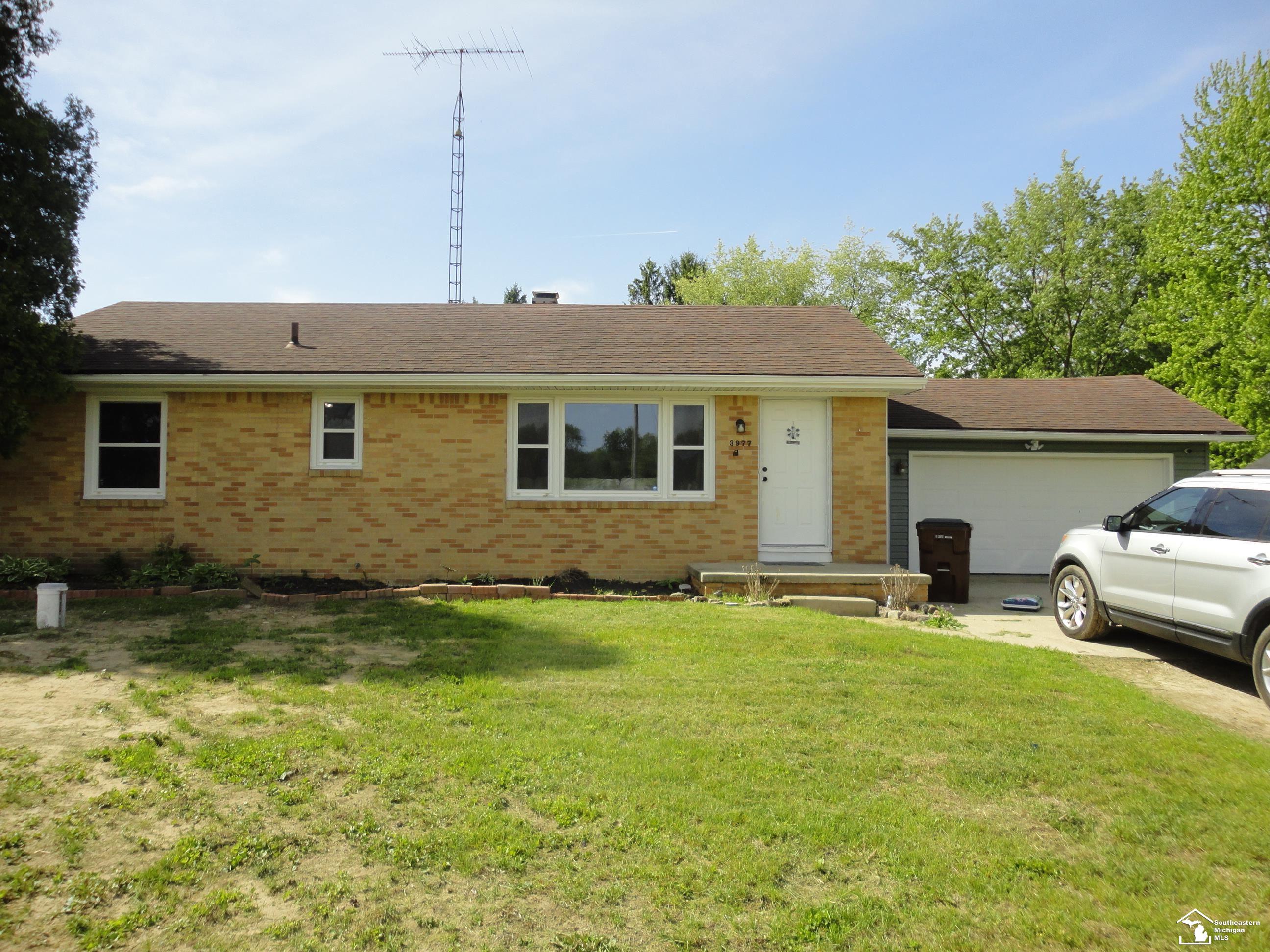 3977 Consear Road Lambertville, MI 48144 - Photo 1 of 20