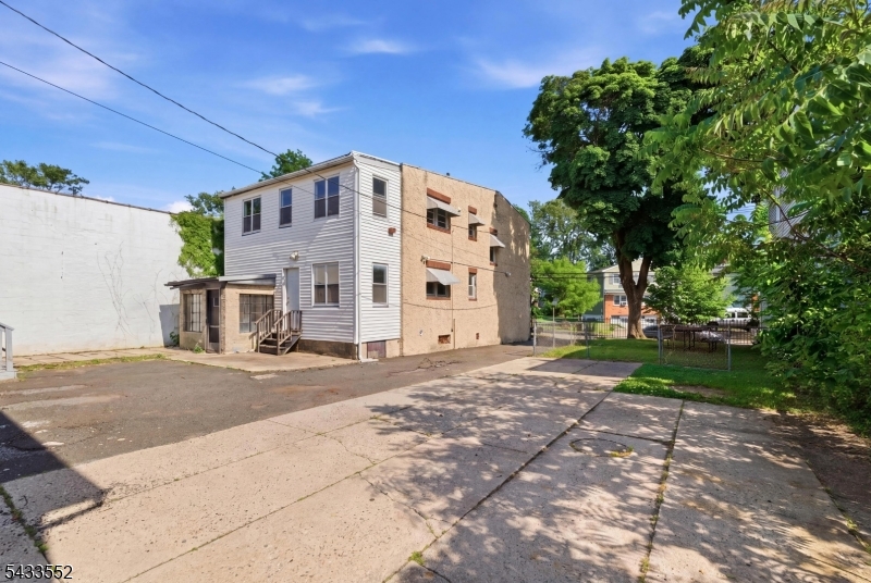 1231 Union Street Linden, NJ 07036 - Photo 3 of 32