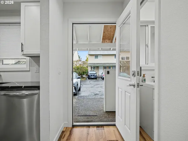 $239,900 | 445 North Hayden Bay Drive, Portland, OR 97217