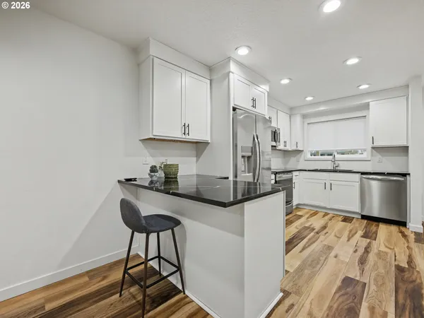 $239,900 | 445 North Hayden Bay Drive, Portland, OR 97217