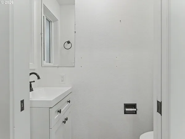 $239,900 | 445 North Hayden Bay Drive, Portland, OR 97217