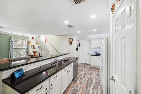 $267,000 | 38 Wineberry Place, The Woodlands, TX 77382