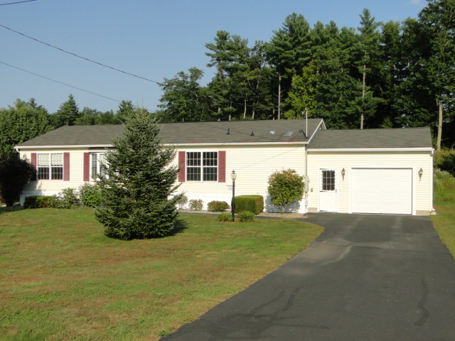 132 Freedom Hill Road Hampstead, NH 03841 - Photo 2 of 16