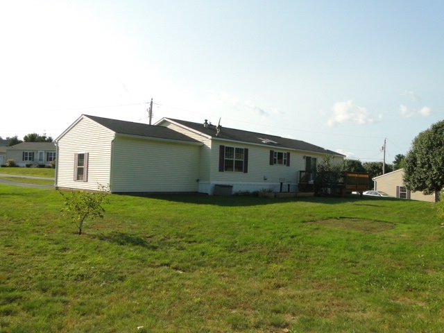 132 Freedom Hill Road Hampstead, NH 03841 - Photo 3 of 16