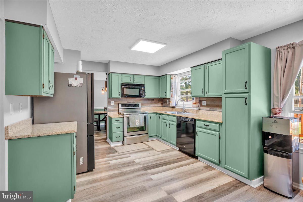 433 Glasgow Road Williamstown, NJ 08094 - Photo 7 of 34