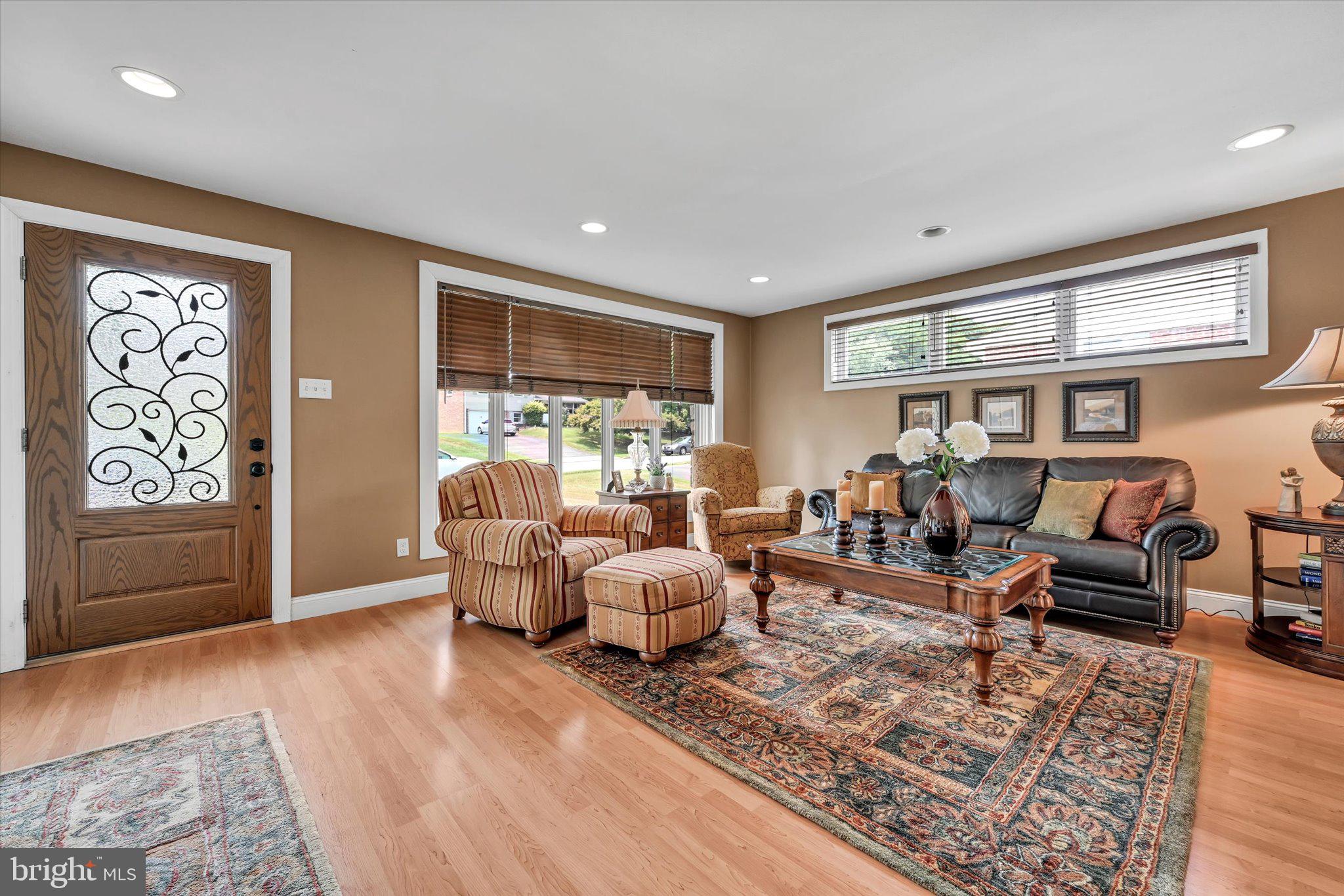 125 Beechtree Drive Broomall, PA 19008 - Photo 5 of 41