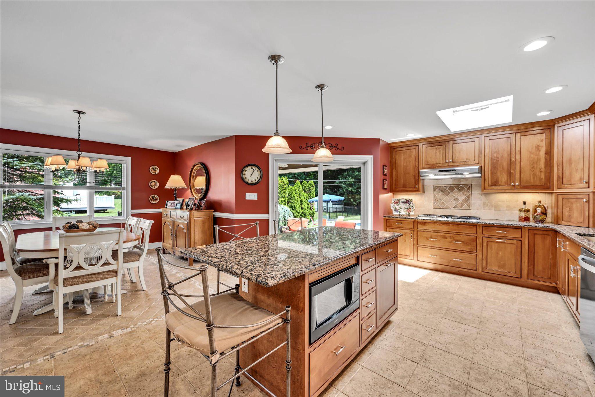 125 Beechtree Drive Broomall, PA 19008 - Photo 7 of 41