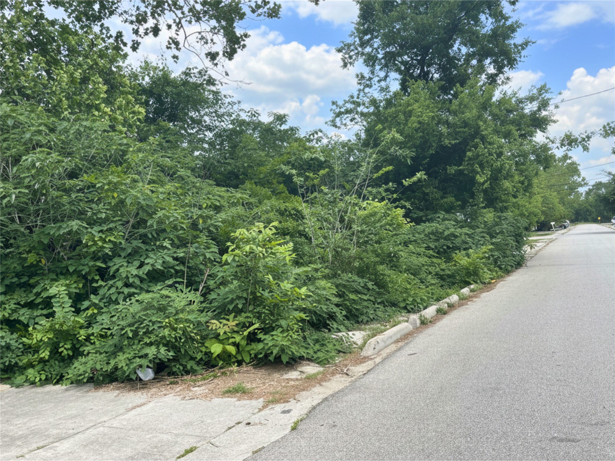 10311 Raymondville Road Houston, TX 77093 - Photo 2 of 8