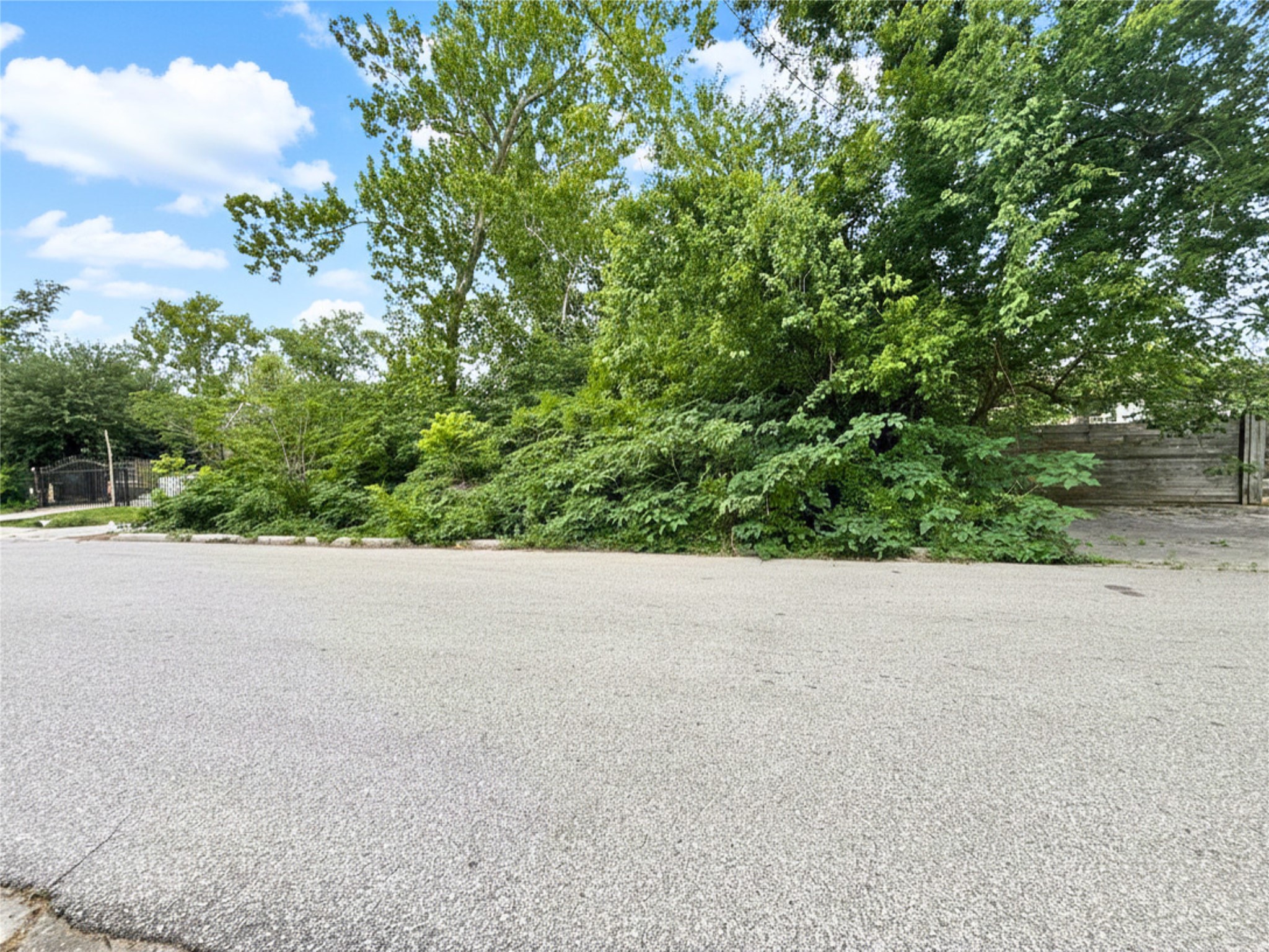 10311 Raymondville Road Houston, TX 77093 - Photo 4 of 8