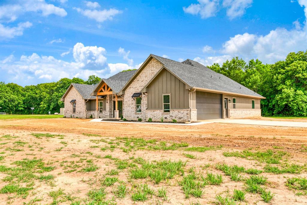 250 Private Road Blossom, TX 75416 - Photo 3 of 34