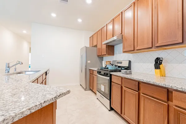 $2,498 | 2114 Damasi Lane, Fresno, TX 77545