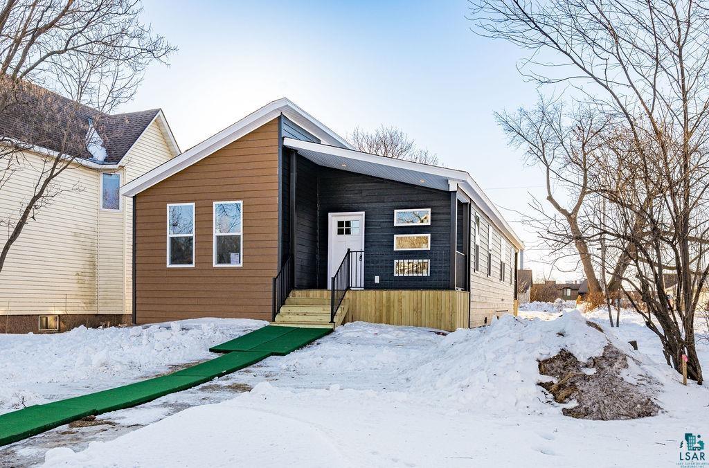415 Cumming Avenue Superior, WI 54880 - Photo 1 of 26 View of modern home