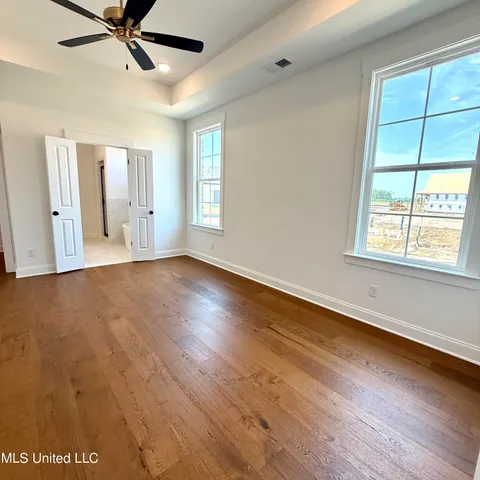 $362,900 | 607 Sunflower Street, Nesbit, MS 38651