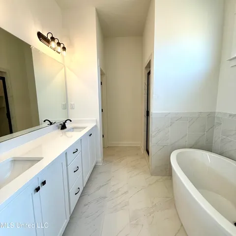 $362,900 | 607 Sunflower Street, Nesbit, MS 38651