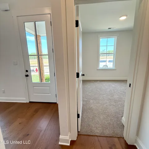 $362,900 | 607 Sunflower Street, Nesbit, MS 38651