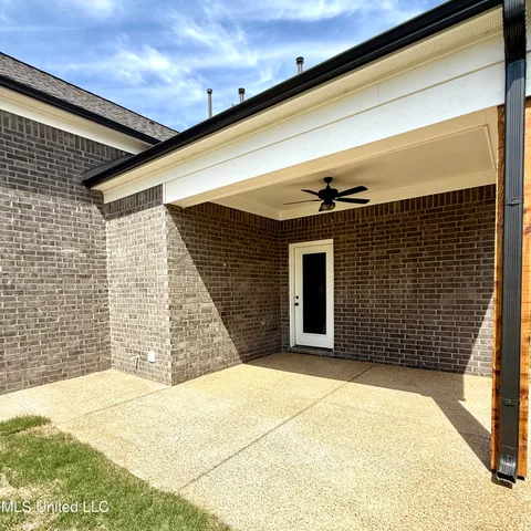 $362,900 | 607 Sunflower Street, Nesbit, MS 38651