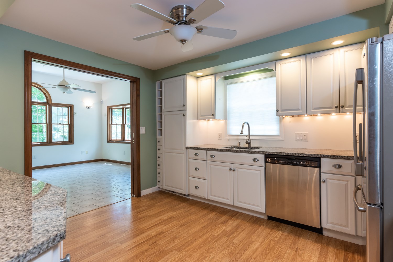 114 Farmer Road Hooksett, NH 03106 - Photo 2 of 5