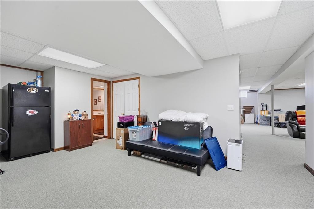 820 Southwest Benjamin Circle Lee's Summit, MO 64081 - Photo 27 of 37
