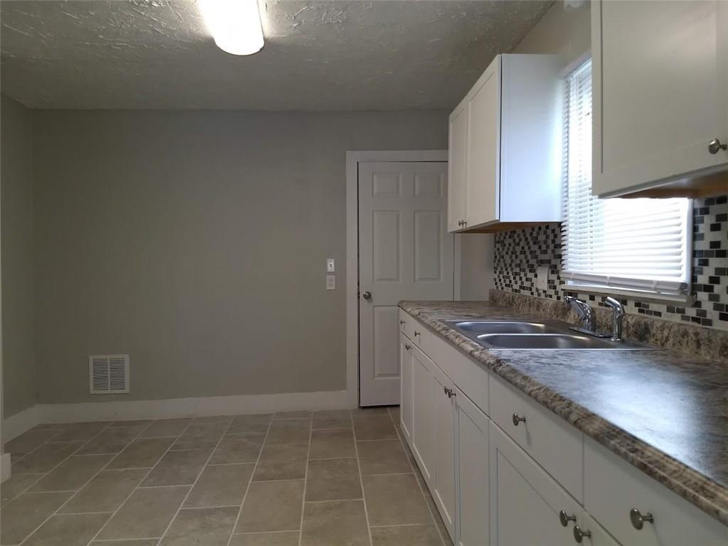 2736 East High Street Springfield, OH 45505 - Photo 4 of 17 Gallery Image 4