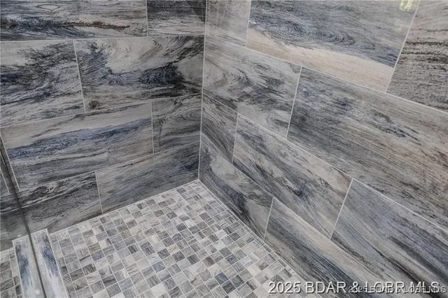 $890,000 | 327 Big Cedar Drive, Camdenton, MO 65020