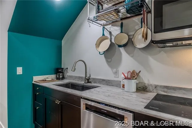 $890,000 | 327 Big Cedar Drive, Camdenton, MO 65020