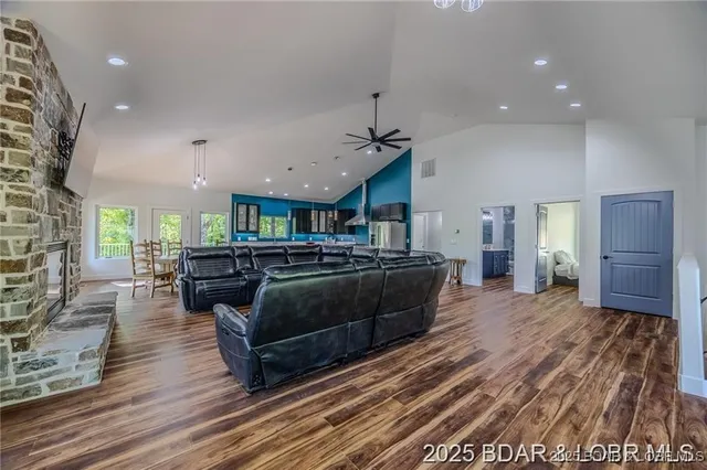 $890,000 | 327 Big Cedar Drive, Camdenton, MO 65020