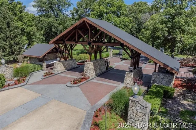 $890,000 | 327 Big Cedar Drive, Camdenton, MO 65020