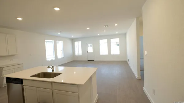 $2,150 | 9415 Dassler Springs, Converse, TX 78109