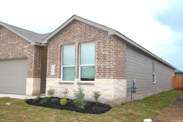 $2,150 | 9415 Dassler Springs, Converse, TX 78109